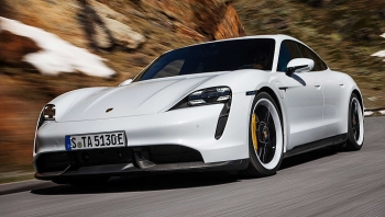 nhung chiec porsche taycan dau tien duoc giao den khach hang