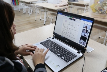 hai truong dai hoc cho sinh vien hoc online sau ky nghi le