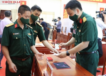 Bắc Ninh: Lực lượng vũ trang, y bác sĩ đi bầu cử sớm để ứng phó dịch COVID-19