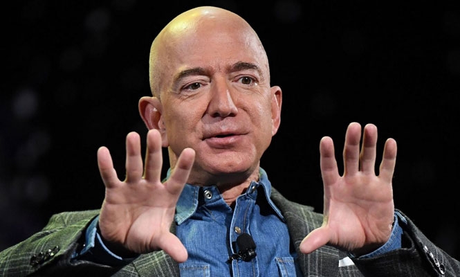 Tỷ phú Jeff Bezos từ chức CEO Amazon