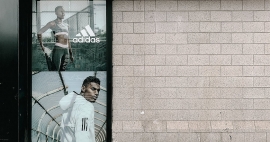 Adidas tăng cường tuyển dụng người da màu sau cái chết của George Floyd