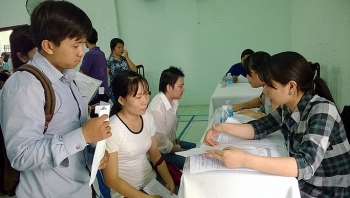 gan 100000 nguoi xin tro cap that nghiep moi thang vi covid 19