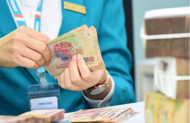 nhnn lui them 1 nam viec siet von ngan han cho vay trung dai han