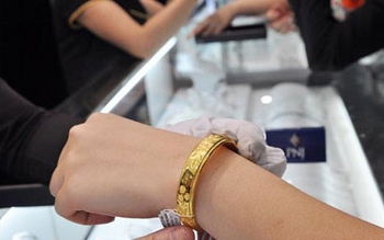 gia vang hom nay 29102020 vang roi tu do sau dem qua