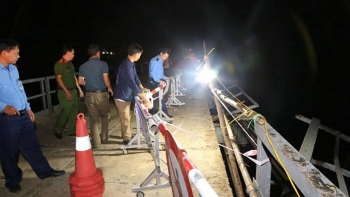 Phó Thủ tướng chỉ đạo xử lý vụ ô tô đâm xe máy rồi rơi xuống sông khiến 5 người tử vong ở Nghệ An