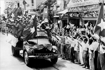 Nhìn lại hình ảnh ngày Giải phóng Thủ đô 10/10/1954