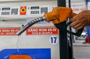 Giá xăng dầu hôm nay (28/12): Dầu thô đồng loạt giảm trong đầu tuần