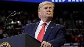 ong trump tuyen bo se khien dich covid 19 cham dut neu tai dac cu