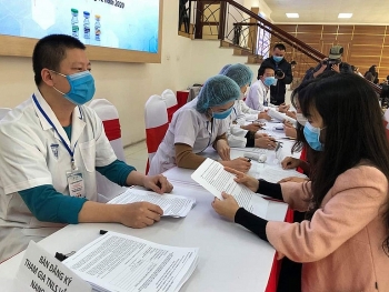 ngay mai viet nam se thu nghiem vaccine covid 19 tren 60 tinh nguyen vien