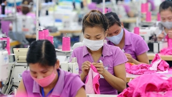 lao dong nu di lam ngay den do se duoc nhan them luong