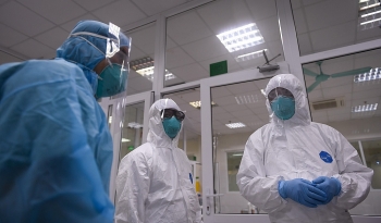 phat hien 1 nguoi nhap canh trai phep duong tinh voi covid 19