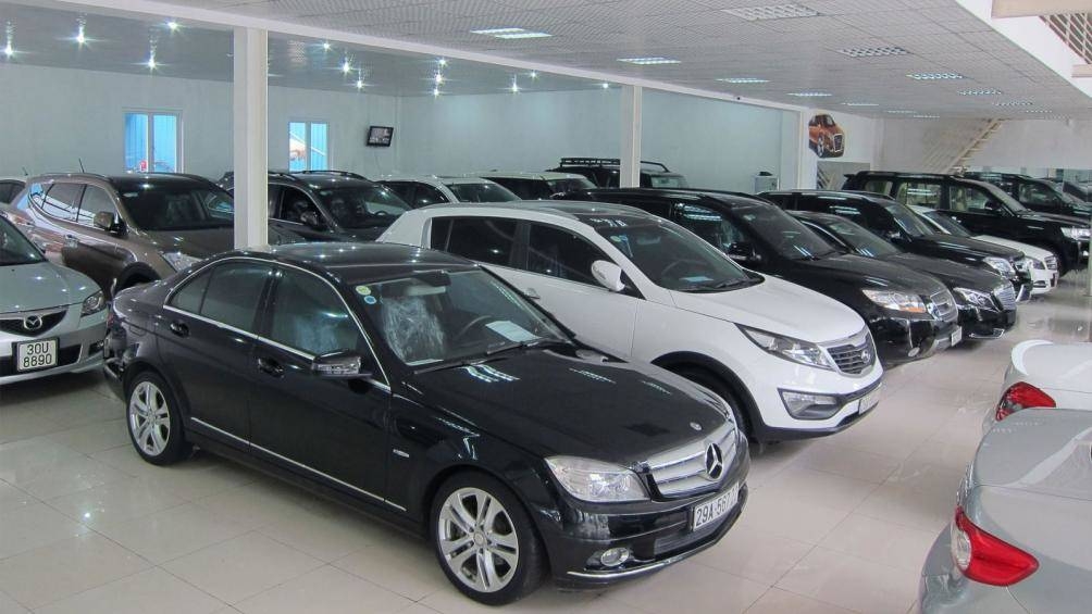 Cần nộp những loại thuế phí nào khi mua ô tô cũ trong năm 2020