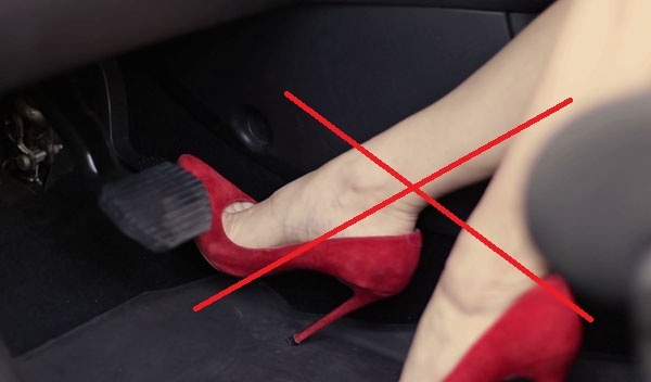 Những lưu ý phụ nữ cần tránh để lái xe an toàn