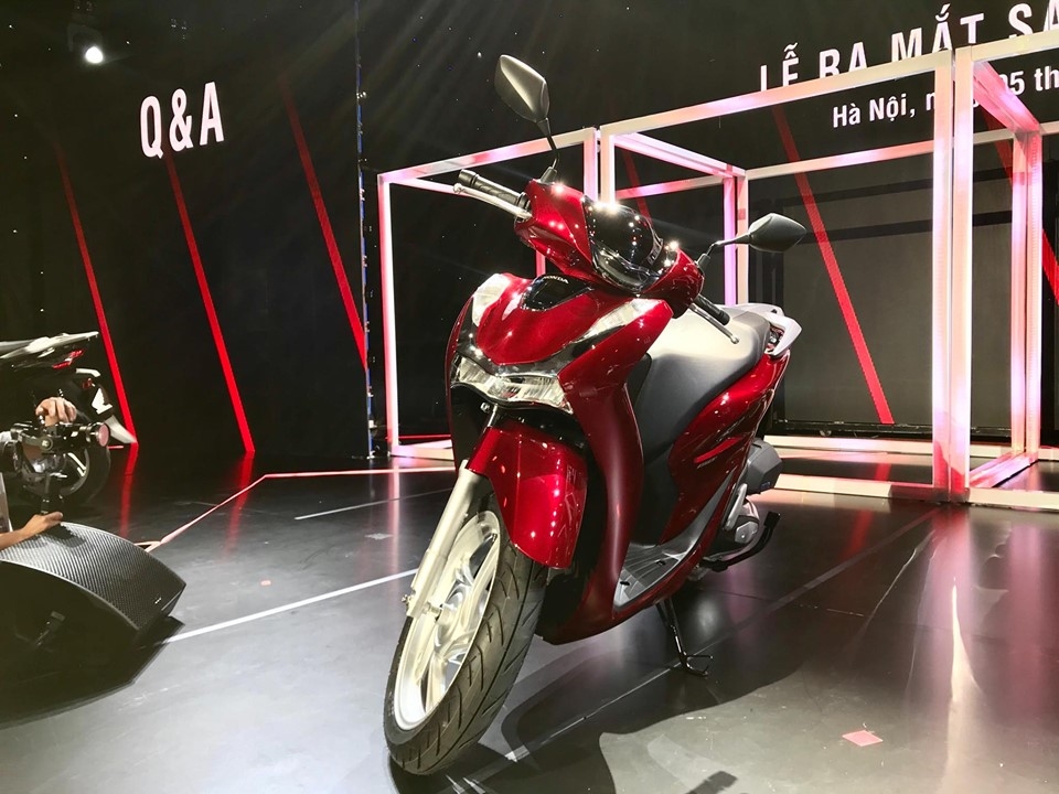 Giá xe máy Honda mới nhất tháng 12/2019: SH 2020 bắt đầu ra đại lý