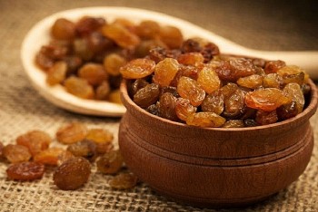 cach lam mut nho kho thom ngon don tet