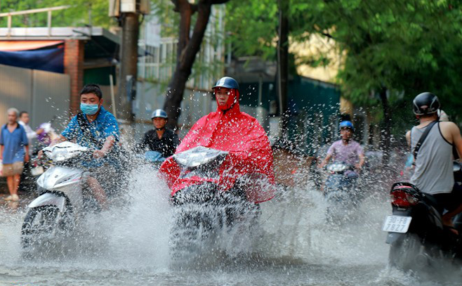 Thời tiết 11/9: Miền núi Bắc Bộ mưa dông, Hà Nội oi bức