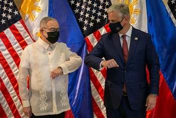 my tai tro cho philippines vu khi chong khung bo tri gia 18 trieu usd