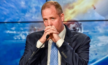 giam doc co quan hang khong vu tru my tuyen bo tu chuc khi ong biden len nam quyen