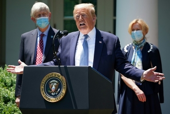 tong thong donald trump tuyen bo ke hoach phan phoi vac xin covid 19 vao tuan toi