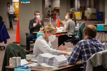 wisconsin ket thuc kiem phieu lai uu the tiep tuc nghieng ve ong biden