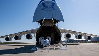 dau tuan toi anh se dung may bay quan su van chuyen vac xin covid 19