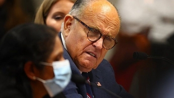 rudy giuliani luat su rieng cua tong thong trump duong tinh voi covid 19