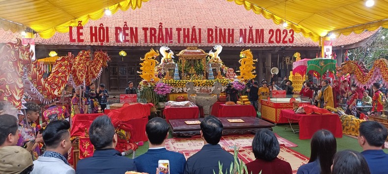 Cặp bánh tại Lễ hội đền Trần Thái Bình xác lập Kỷ lục Guinness Việt Nam