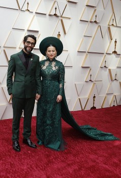sao nu goc viet quang ba ve dep ao dai tai le trao giai oscar 2022