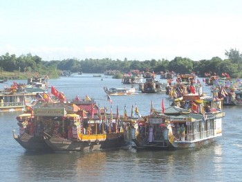 doc dao le hoi dien hue nam tai thua thien hue