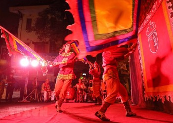 quang ba nghe thuat truyen thong trong khong gian pho di bo cua ha noi