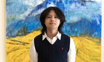 Báo Anh viết về "thần đồng hội họa" Việt: 14 tuổi, bán tranh vài tỷ đồng