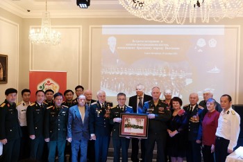 Cộng đồng người Việt ở Saint Petersburg tri ân cựu chuyên gia quân sự Nga