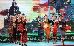 600 nghệ sĩ mang nét đẹp văn hóa các dân tộc thiểu số Việt, Lào tới với hàng vạn khán giả