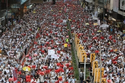 Ủng hộ người biểu tình Hong Kong, Mỹ lại chọc giận Trung Quốc?
