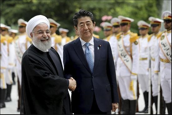 Thủ tướng Nhật Bản giúp "hạ nhiệt" căng thẳng Mỹ - Iran