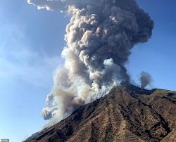 Núi lửa phun trào như bom hạt nhân tại Ý