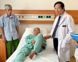 gs nguyen thanh liem duoc vinh danh 100 nha khoa hoc tieu bieu chau a