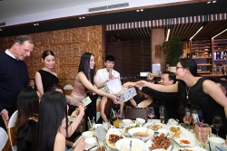 dem nhac vong tay nhan ai cua kieu bao duc quyen gop 370 trieu dong cho tre em viet nam